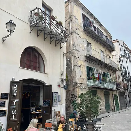 Nel Vicoletto House